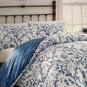 2 Laura Ashley Elise Twin XL Comforters With Matching Pillowcase